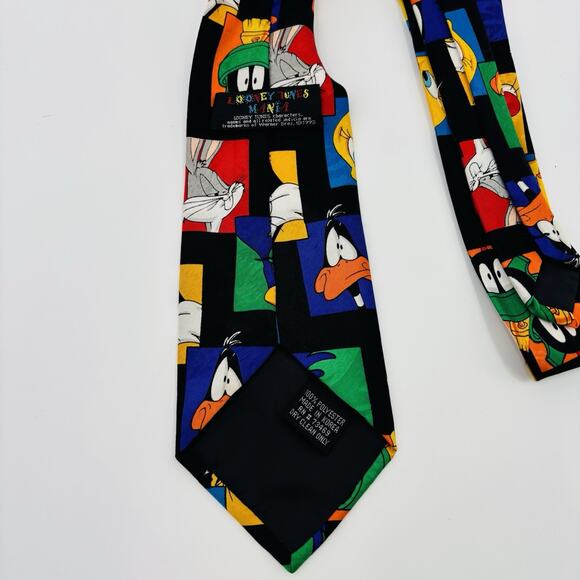 Vintage 1994 LOONEY TUNES MANIA 100% Polyester 54" Necktie - Picture 2 of 3